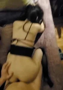 黑丝情趣少妇被我狠狠后入，国际庄